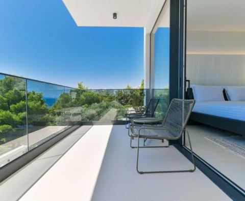 Schöne neue Villa auf der Halbinsel Ciovo, nur 100 Meter vom Meer entfernt - foto 24