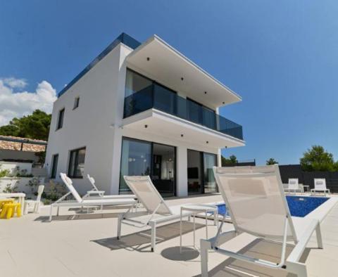 Schöne neue Villa auf der Halbinsel Ciovo, nur 100 Meter vom Meer entfernt - foto 40