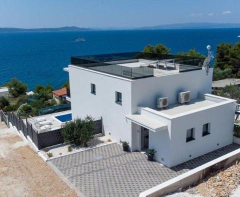 Schöne neue Villa auf der Halbinsel Ciovo, nur 100 Meter vom Meer entfernt 
