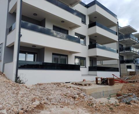 Квартира в современной новой резиденции на Чиово, в 300 метрах от моря - фото 2