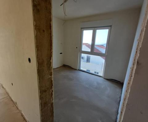 Nouveau complexe d'appartements à vendre à Ciovo, à 200 mètres de la mer - pic 13