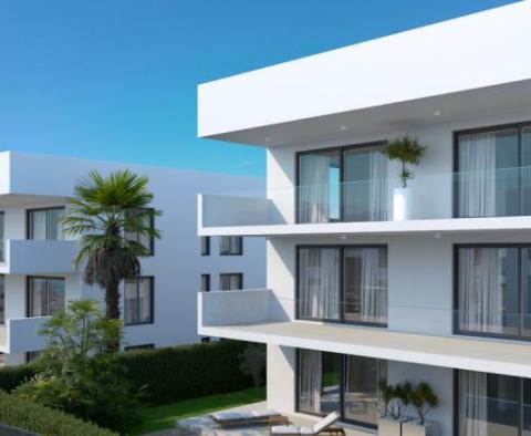 Exkluzivní apartmán se zahradou a bazénem na Čiovo, oblast Trogir - pic 21