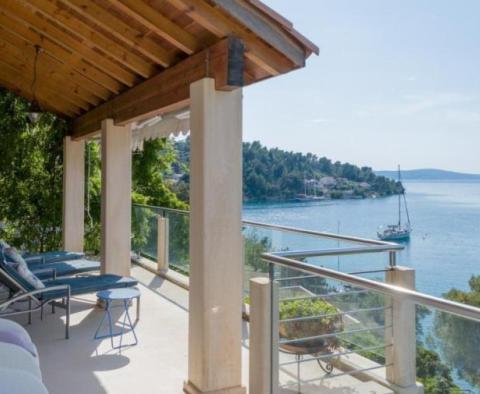Romantic 1st line villa on Brac island 