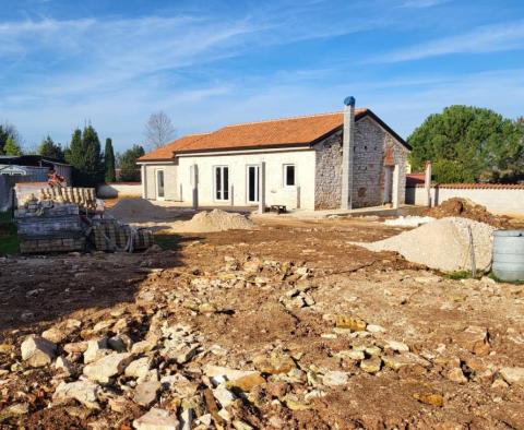 Modernizovaný samostatně stojící kamenný dům v oblasti Umag - pic 7