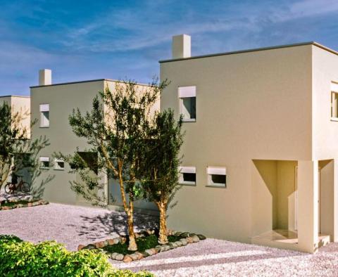 Новый дом современного дизайна с гаражом, в районе Рабац - фото 4
