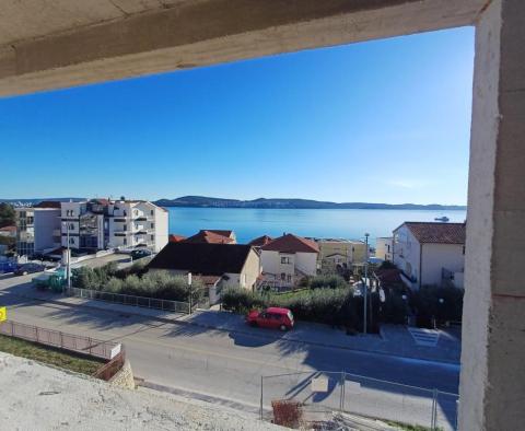 Appartement neuf dans une résidence moderne à Seget, région de Trogir, à 100 mètres de la mer - pic 2