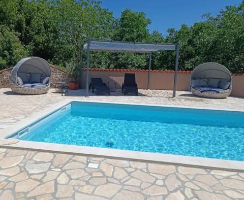 Villa with 2 residential units, swimming pool and large garden in Rabac area - pic 12
