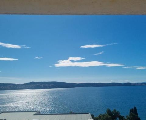 Schöne neue moderne Villa in der Gegend von Trogir, 100 Meter vom Meer entfernt - foto 6