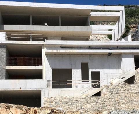 Красивая новая современная вилла в районе Трогира, в 100 метрах от моря - фото 7