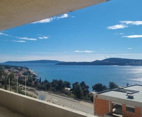 Schöne neue moderne Villa in der Gegend von Trogir, 100 Meter vom Meer entfernt - foto 9