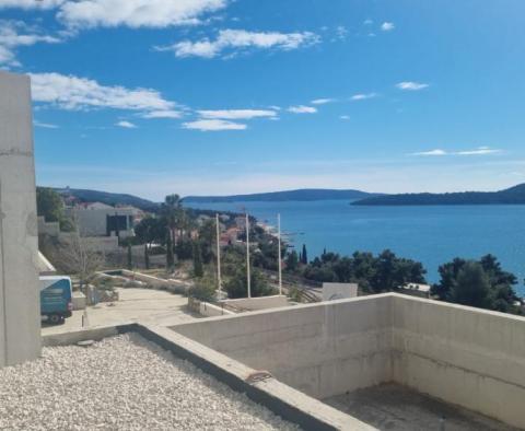 Belle nouvelle villa moderne dans la région de Trogir, à 100 mètres de la mer - pic 10