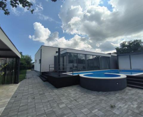Neue günstige Villa mit Pool in Svetvincenat - foto 38