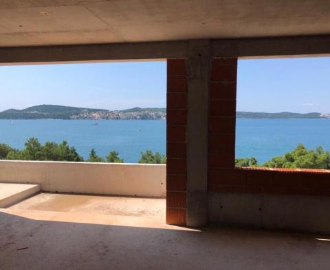 New luxury penthouse in Seget Donji with amazing open sea views, 100 m from the sea only - pic 8