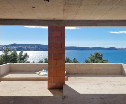 Neues Luxus-Penthouse in Seget Donji mit herrlichem Blick auf das offene Meer, nur 100 m vom Meer entfernt - foto 17