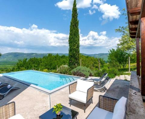 An extraordinary design villa with a swimming pool in an exceptional location in Motovun area - pic 6