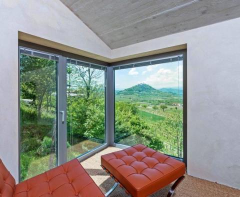 An extraordinary design villa with a swimming pool in an exceptional location in Motovun area - pic 23