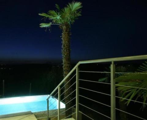 An extraordinary design villa with a swimming pool in an exceptional location in Motovun area - pic 35