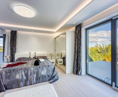 Impressive light and bright villa in popular Rovinj - pic 49