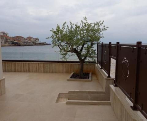 Incroyable nouvelle villa au bord de l'eau avec une vue de carte postale unique sur la mer et la ville d'Umag! - pic 31