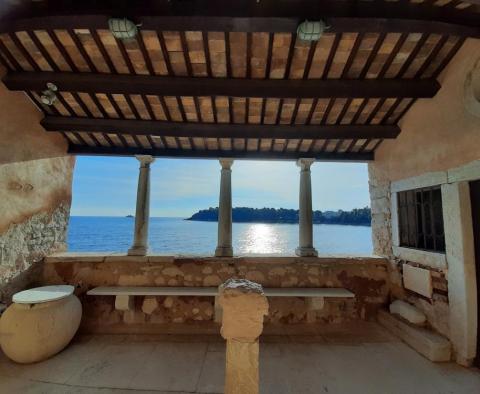 Villa of exceptional luxury and extraordinary location in Rovinj just 200 meters from the sea - pic 30