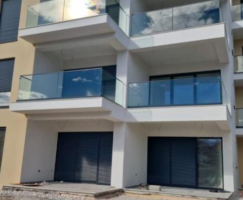 Nouvel appartement de luxe à 50 mètres de la mer à Seget Vranjica - pic 2