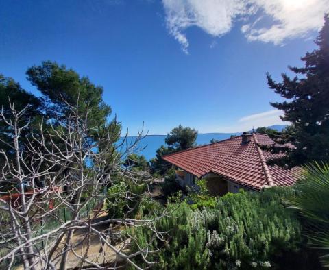 Дом с видом на море и две квартиры на романтическом острове Црес, в 500 метрах от моря 