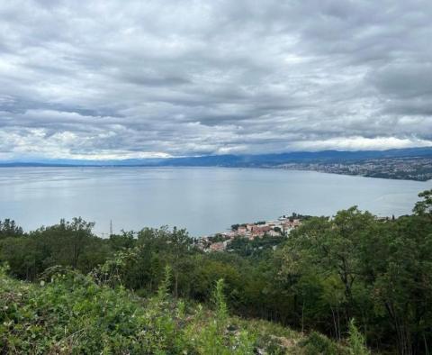 Grundstück in Veprinac, Opatija, 1 km vom Meer entfernt, mit Meerblick - foto 8