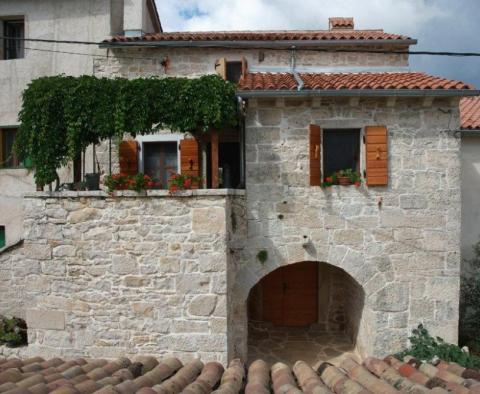 Kamenný dům v okouzlujícím istrijském stylu v oblasti Labin, Pican - pic 11
