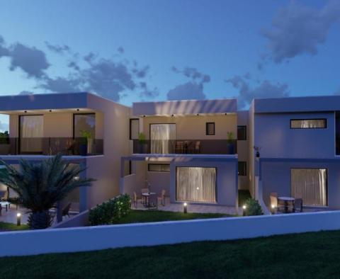 Semi-detached modern terraced villetta with swimming pool 1700m from the sea in Porec area - pic 15