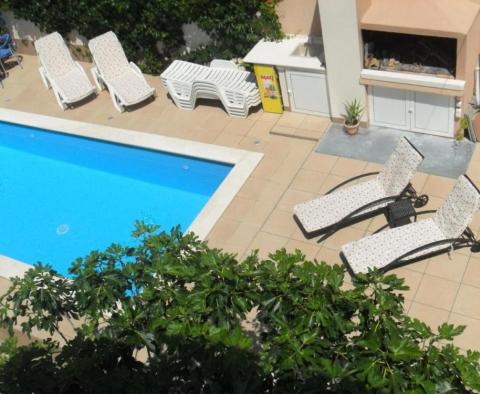 Appartement avec piscine sur le très populaire Ciovo - pic 17