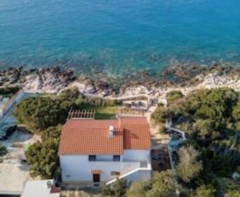 Villa en bord de mer dans un superbe emplacement sur l'île romantique de Vis - pic 34