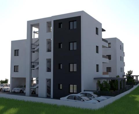 Nový komplex apartmánů v oblasti Trogir - nízké ceny! - pic 12