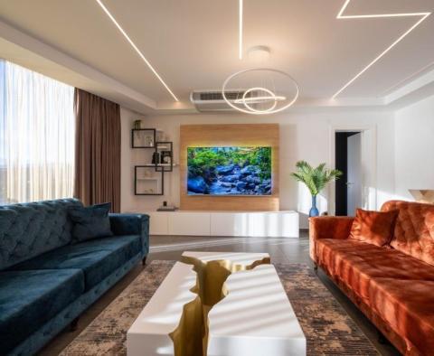 Egyedülálló, kétszintes penthouse egy új luxus épületben Abbáziában 