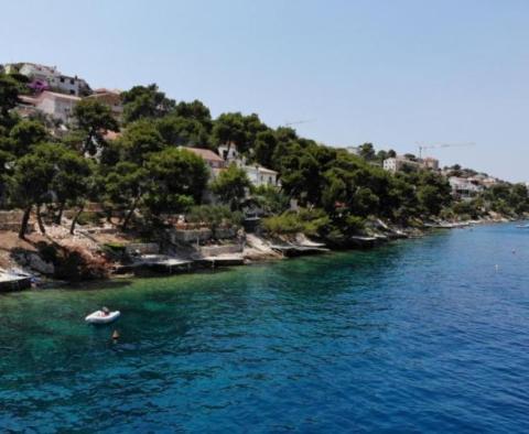 Haus direkt am Meer mit 3 Wohnungen, Terrassen und Privatstrand in Ciovo, Trogir - foto 3