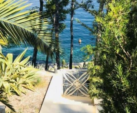 Magnifique villa en bord de mer de style Saint-Jean-Cap-Ferrat avec piscine et embarcadère privé! - pic 22