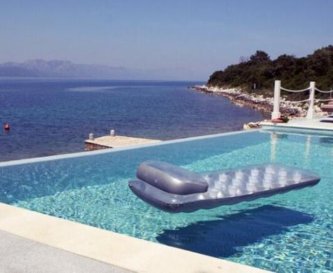 Beautiful newly built villa with swimming pool on Peljesac right on the beach - pic 32