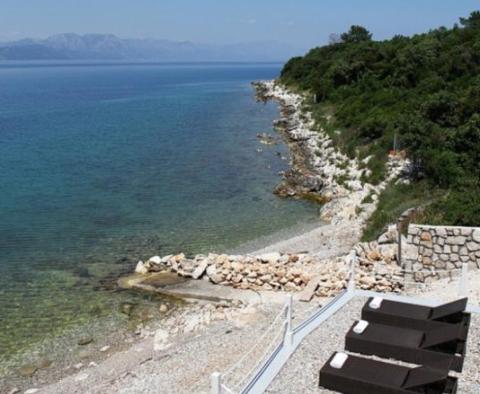 Belle villa nouvellement construite avec piscine à Peljesac directement sur la plage - pic 36