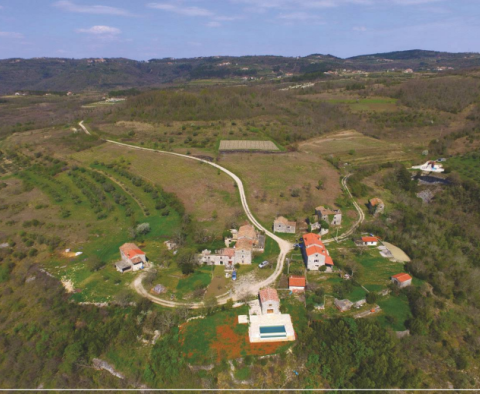 Einzigartiges Anwesen in Grožnjan auf 114.440 m2 Grundstück - foto 60