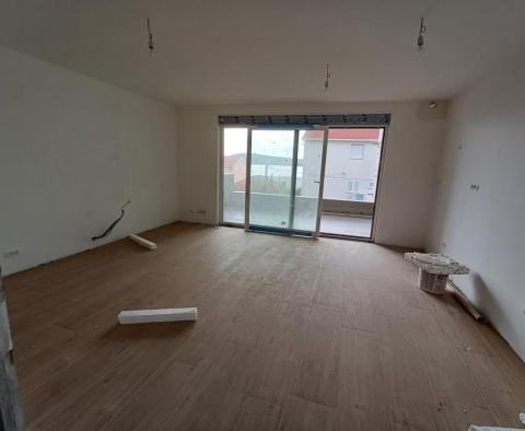 Tágas apartmanok egy új luxus komplexumban Seget Donjiban, 200 m-re a tengertől - pic 13