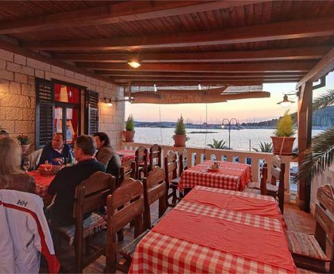 Замечательный ресторан в Рогознице прямо у моря. - фото 4