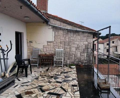 Appart-maison à 500m de la mer à Rovinj, pour adaptation - pic 4