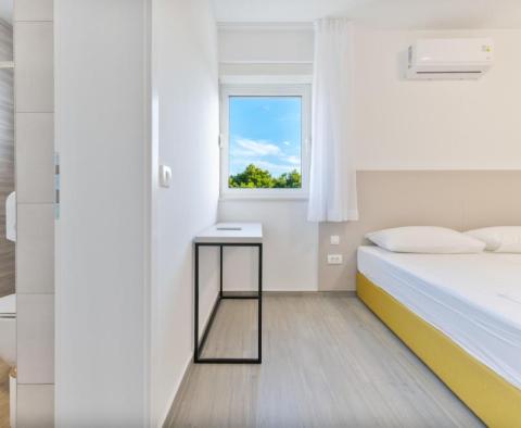 Новые апартаменты в Севиде в эксклюзивной резиденции с бассейном у моря, в 100м от пляжа - фото 32