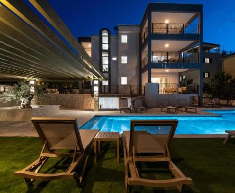 Nové apartmány v Sevidu v exkluzivní rezidenci s bazénem u moře, 100m od pláže - pic 39