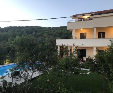 Wunderschönes Gästehaus mit Swimmingpool auf Ciovo, nur 100 Meter vom Meer entfernt - foto 4