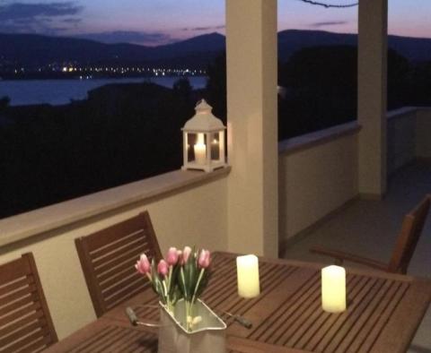 Wunderschönes Gästehaus mit Swimmingpool auf Ciovo, nur 100 Meter vom Meer entfernt - foto 28