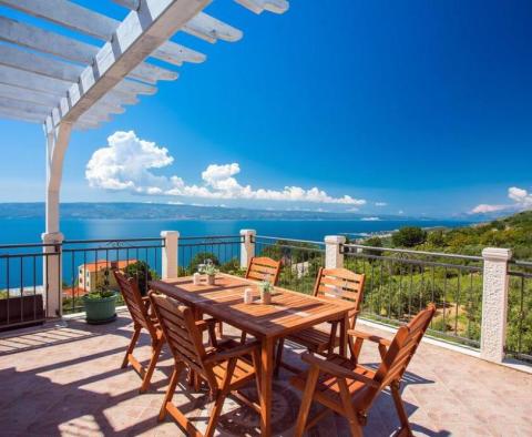 Fantastique propriété avec vue panoramique sur la mer sur la Riviera d'Omis, à 500 mètres de la mer - pic 4