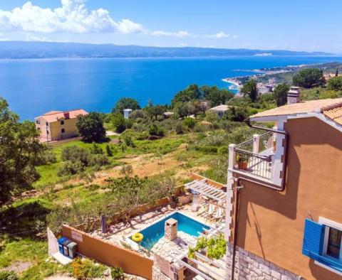 Fantastique propriété avec vue panoramique sur la mer sur la Riviera d'Omis, à 500 mètres de la mer - pic 3