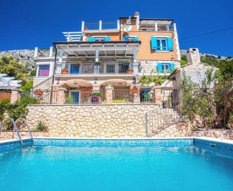 Fantastic property with panoramic sea views on Omis riviera, 500 meters from the sea 