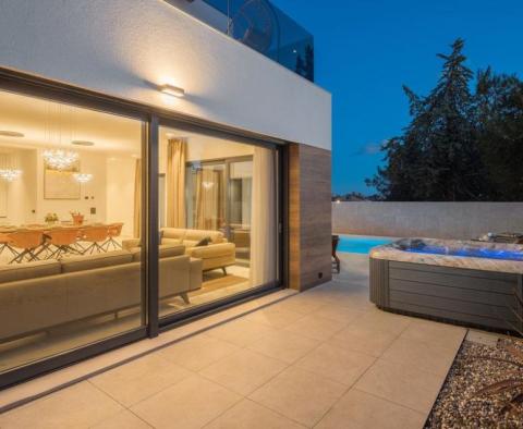 Magnificent new villa in Umag, 300 meters from the sea and sandy beach - pic 16