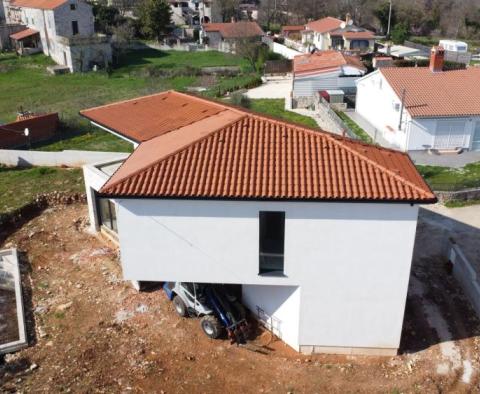 Villa moderne en construction dans la région de Porec, design traditionnel - pic 5